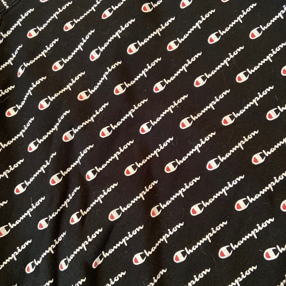 CHAMPION Round Neck Signature Sweatshirt/Unisex - Picture 4 of 7